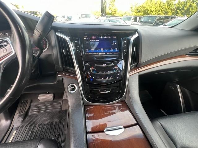 Cadillac Escalade 4WD 4dr Luxury 2019