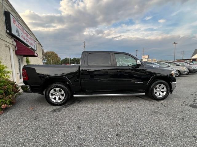 RAM 1500 Laramie 4x4 Crew Cab 5'7" Box 2021