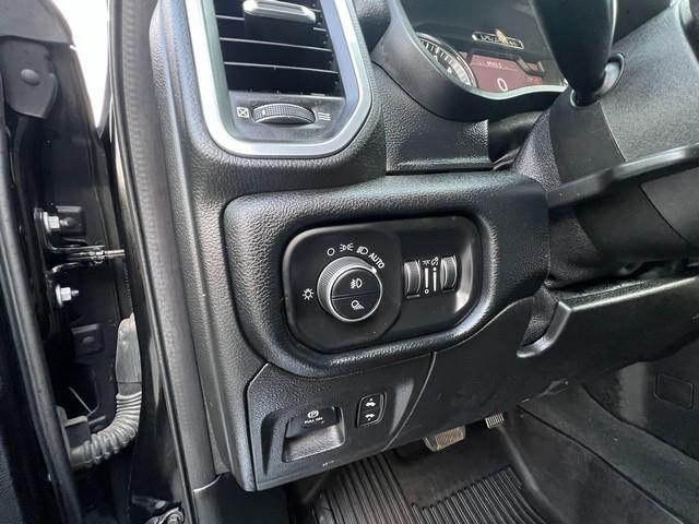 RAM 1500 Laramie 4x4 Crew Cab 5'7" Box 2021