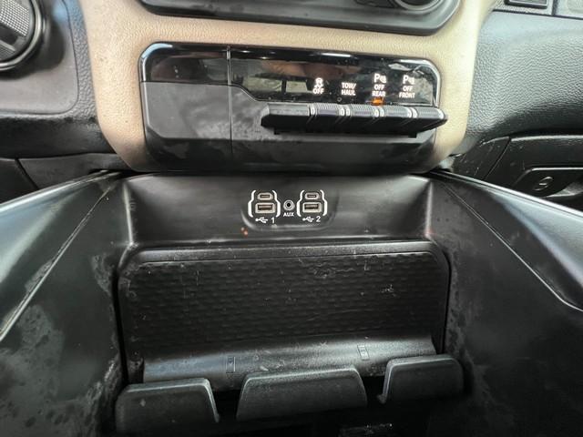 RAM 1500 Laramie 4x4 Crew Cab 5'7" Box 2021