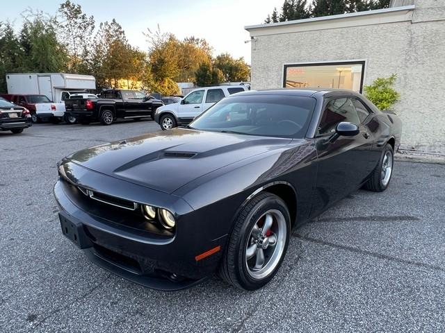 Dodge Challenger SXT RWD 2019