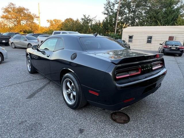 Dodge Challenger SXT RWD 2019