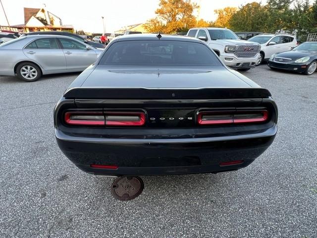 Dodge Challenger SXT RWD 2019