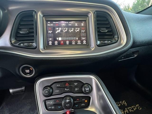Dodge Challenger SXT RWD 2019