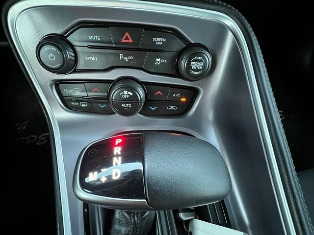 Dodge Challenger SXT RWD 2019