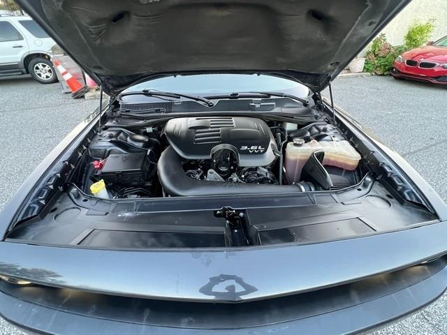 Dodge Challenger SXT RWD 2019