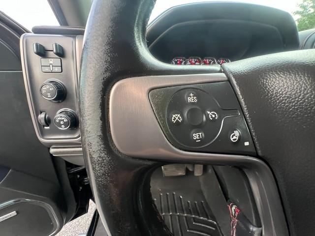 GMC Sierra 1500 4WD Crew Cab 143.5" SLT 2015