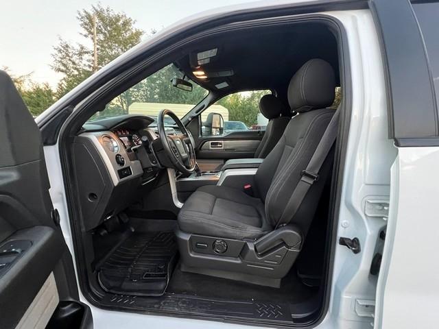 Ford F-150 4WD SuperCrew 145" Platinum 2013