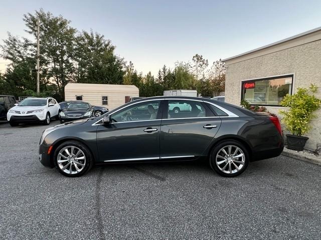 Cadillac XTS 4dr Sdn Luxury FWD 2017