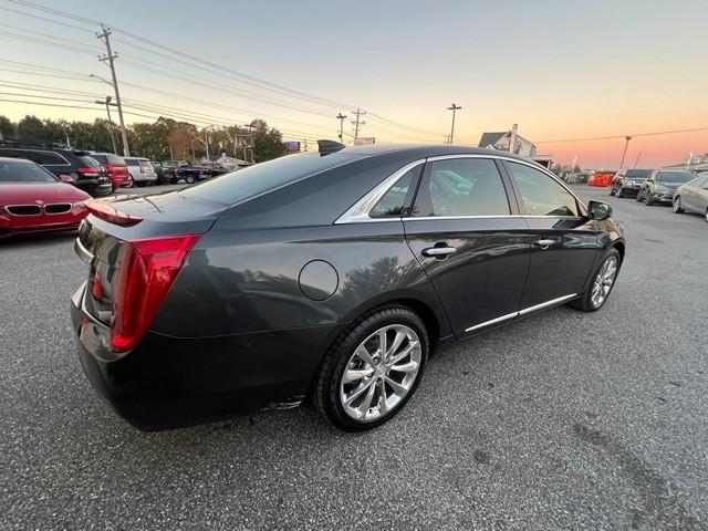 Cadillac XTS 4dr Sdn Luxury FWD 2017