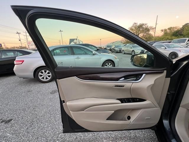 Cadillac XTS 4dr Sdn Luxury FWD 2017