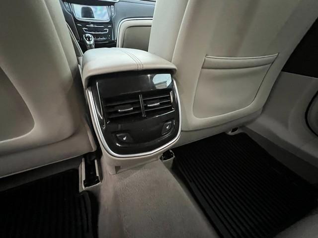 Cadillac XTS 4dr Sdn Luxury FWD 2017