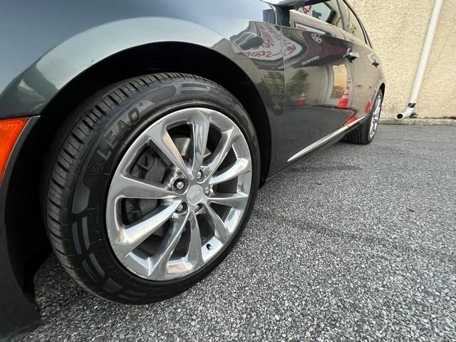 Cadillac XTS 4dr Sdn Luxury FWD 2017
