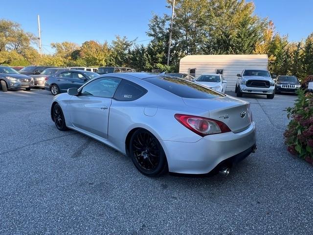 Hyundai Genesis Coupe 2dr 2.0T Auto Premium 2011