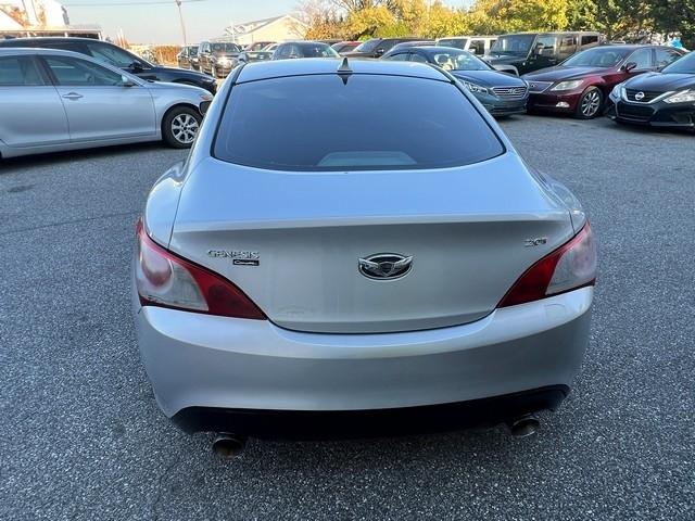 Hyundai Genesis Coupe 2dr 2.0T Auto Premium 2011