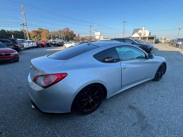 Hyundai Genesis Coupe 2dr 2.0T Auto Premium 2011