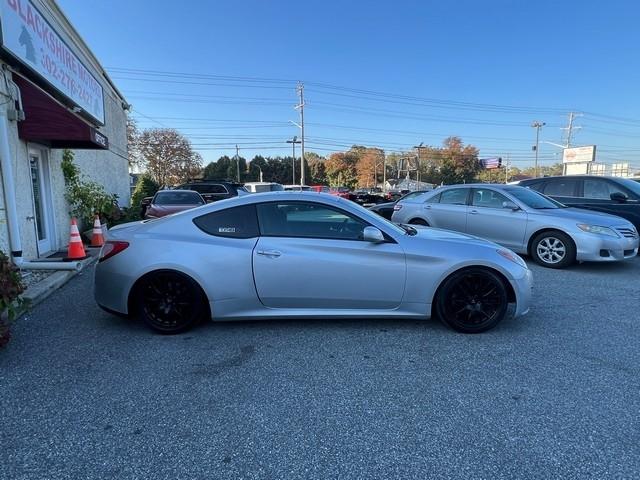 Hyundai Genesis Coupe 2dr 2.0T Auto Premium 2011