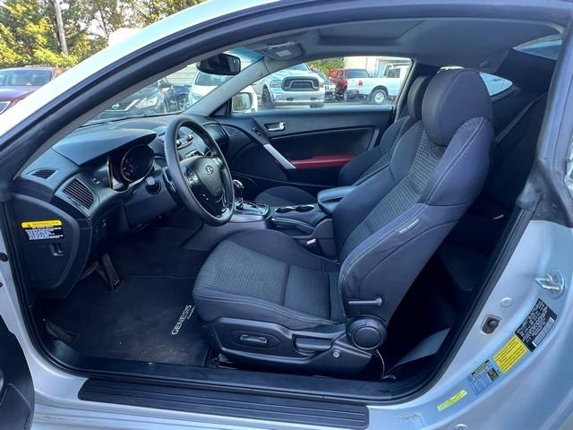 Hyundai Genesis Coupe 2dr 2.0T Auto Premium 2011