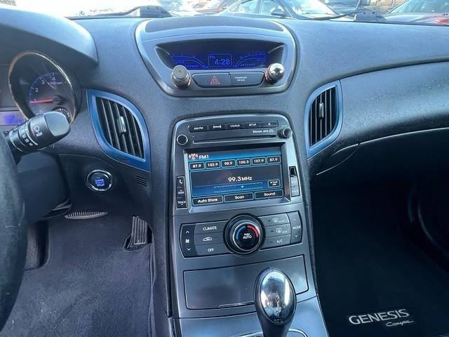 Hyundai Genesis Coupe 2dr 2.0T Auto Premium 2011