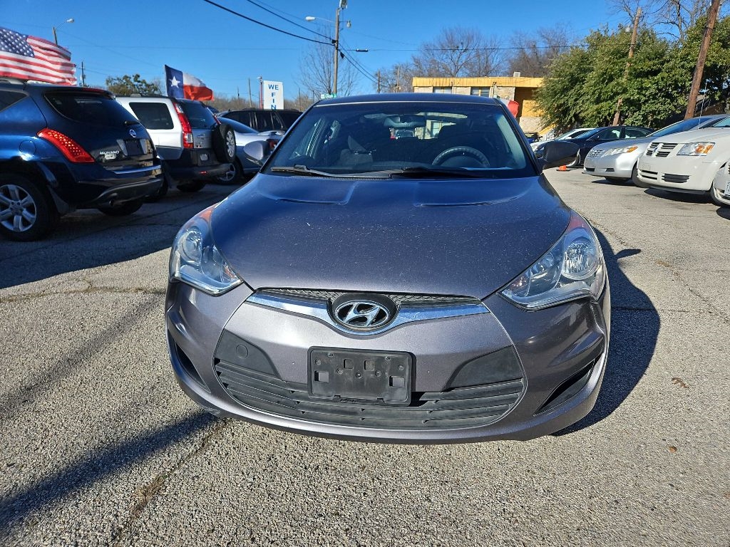 Hyundai Veloster Base 2012