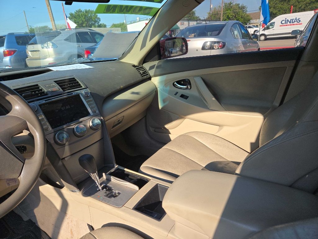 Toyota Camry SE 5-Spd AT 2009