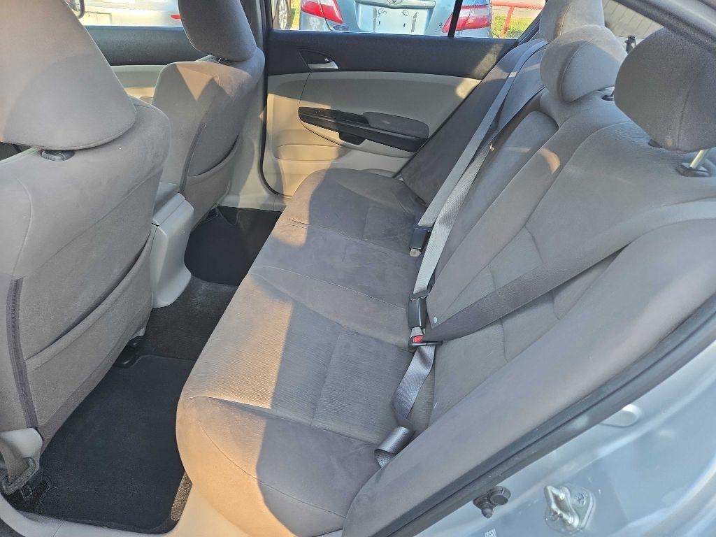 Honda Accord LX-P Sedan AT 2011