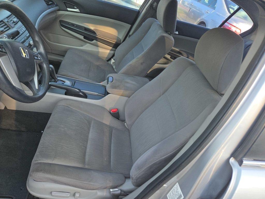 Honda Accord LX-P Sedan AT 2011