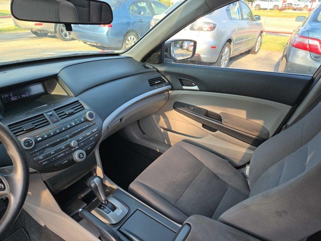 Honda Accord LX-P Sedan AT 2011