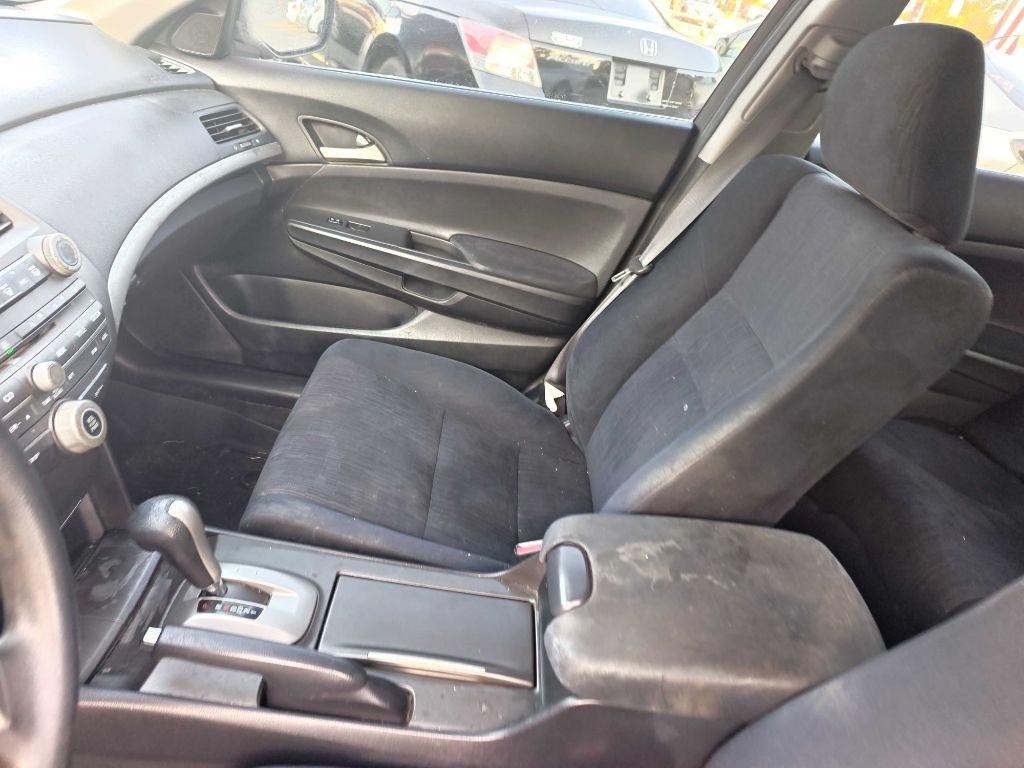 Honda Accord LX sedan AT 2011