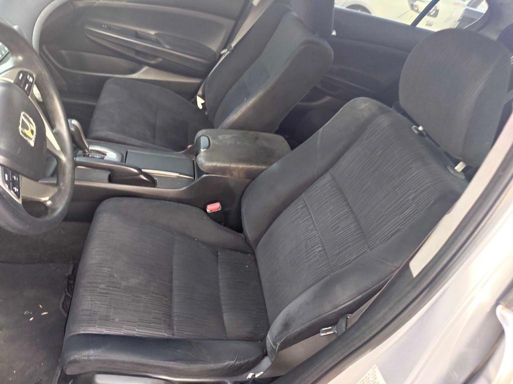Honda Accord LX sedan AT 2011