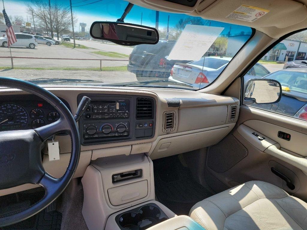 Chevrolet Tahoe 4WD 2002