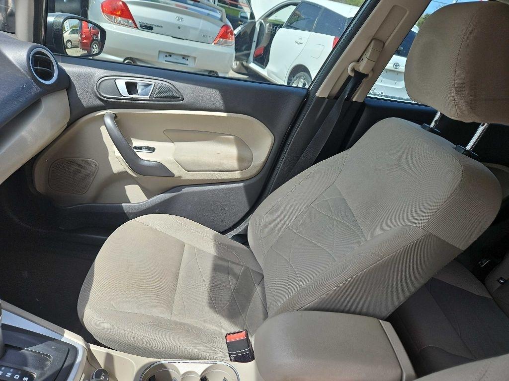 Ford Fiesta SE Hatchback 2015