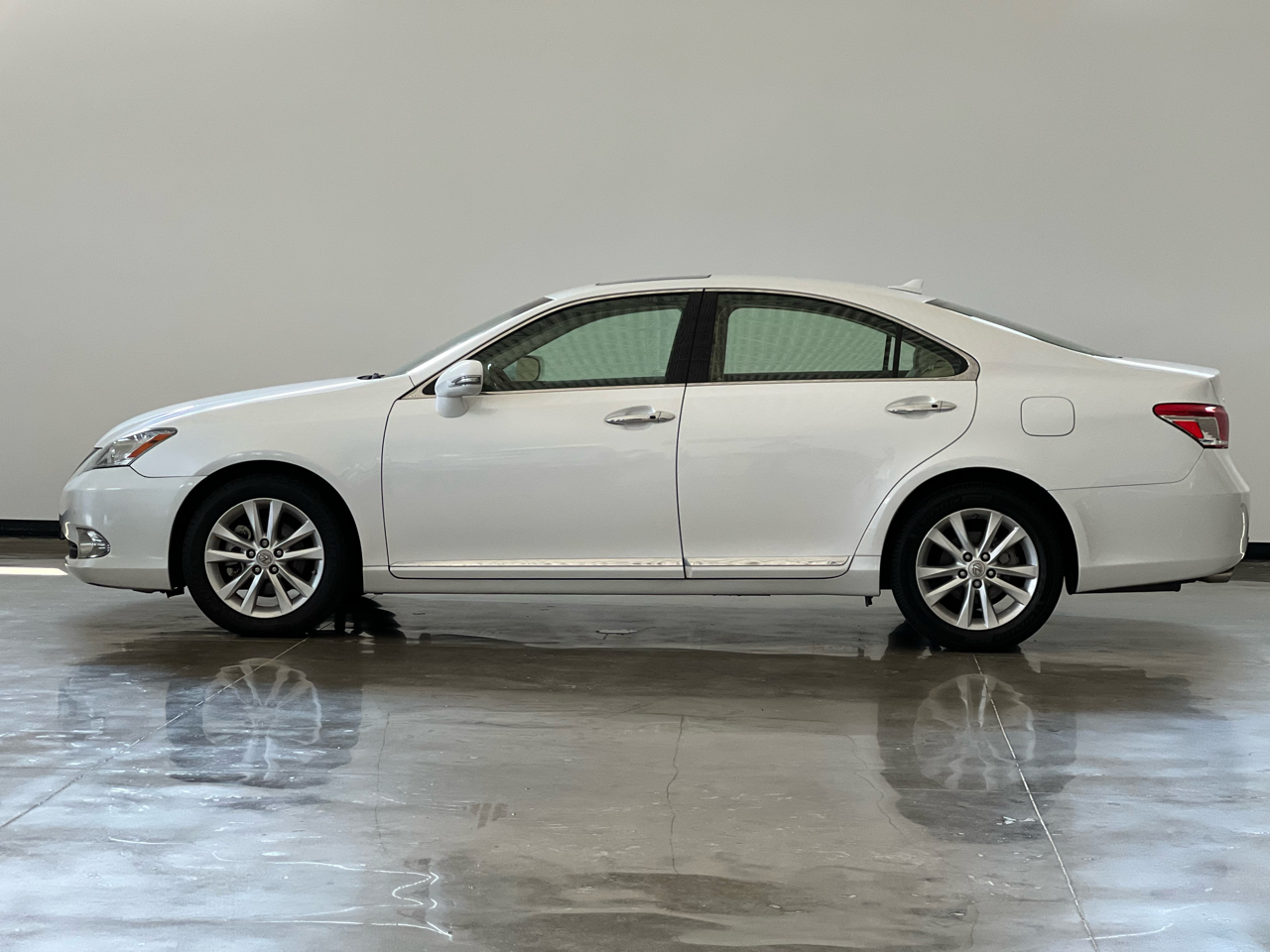 2012 Lexus ES 350 photo 4