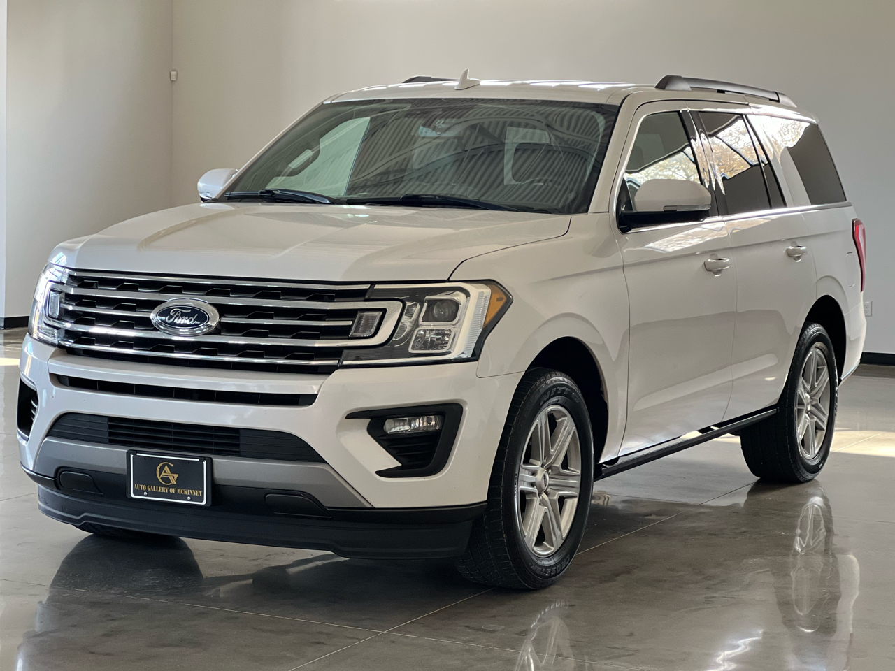 2019 Ford Expedition XLT photo 2