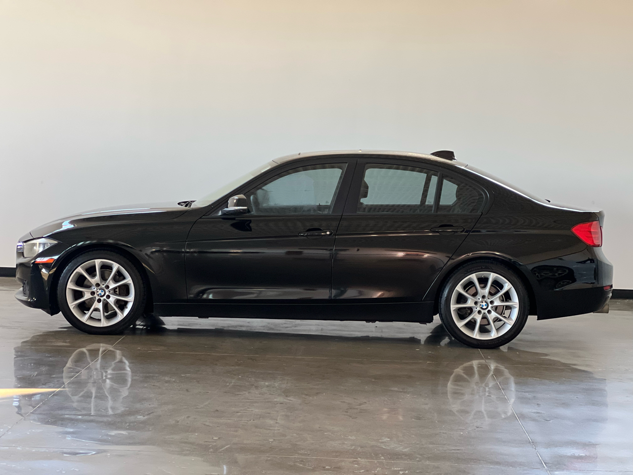 2014 Bmw 320i Sedan photo 3