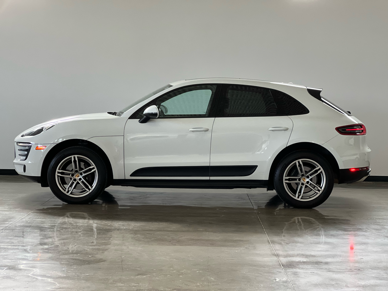 2017 Porsche Macan GTS photo 4