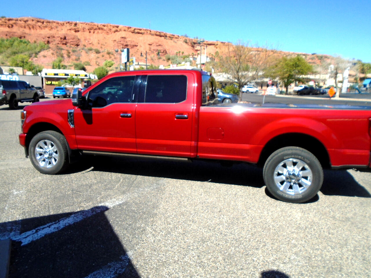 Ford F-250 SD Platinum Crew Cab Long Bed 4WD 2020 Ford F-250 SD Platinum Crew Cab Long Bed 4WD 2020