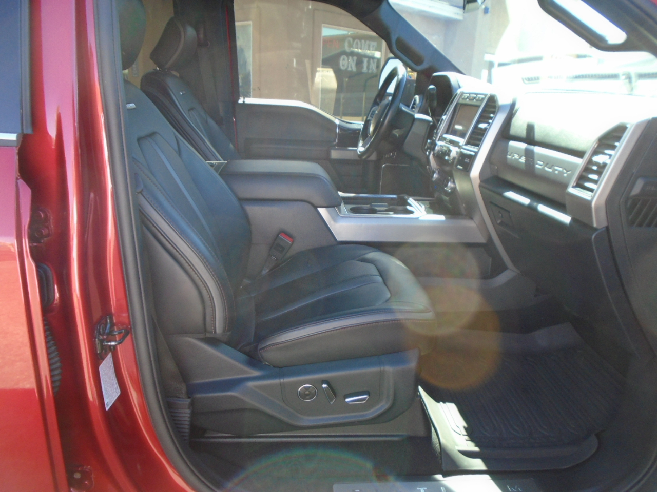 Ford F-250 SD Platinum Crew Cab Long Bed 4WD 2020 Ford F-250 SD Platinum Crew Cab Long Bed 4WD 2020