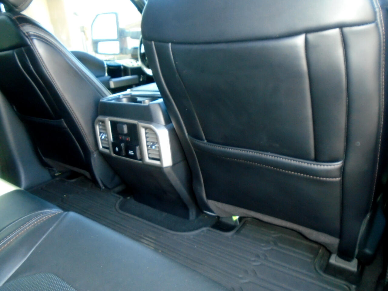 Ford F-250 SD Platinum Crew Cab Long Bed 4WD 2020 Ford F-250 SD Platinum Crew Cab Long Bed 4WD 2020