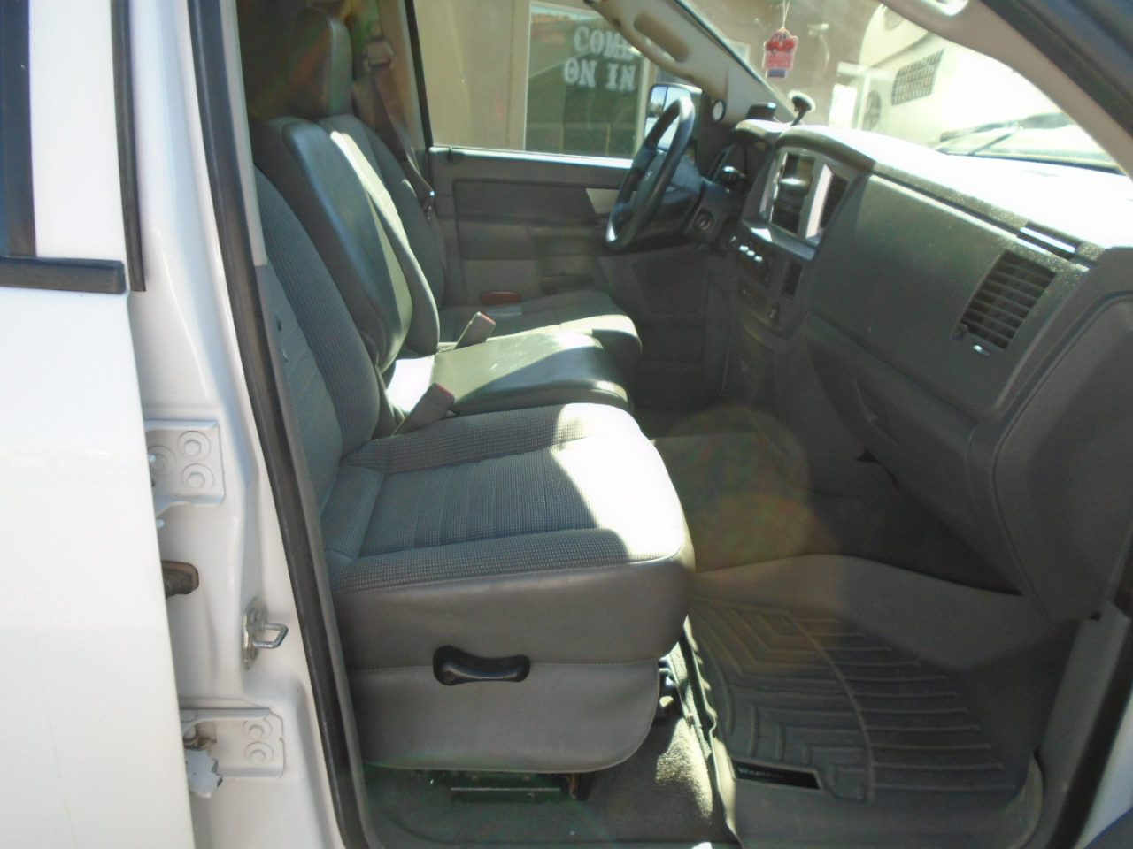 Dodge Ram 2500 4dr Quad Cab 139" WB HD 4WD 2008 Dodge Ram 2500 4dr Quad Cab 139" WB HD 4WD 2008