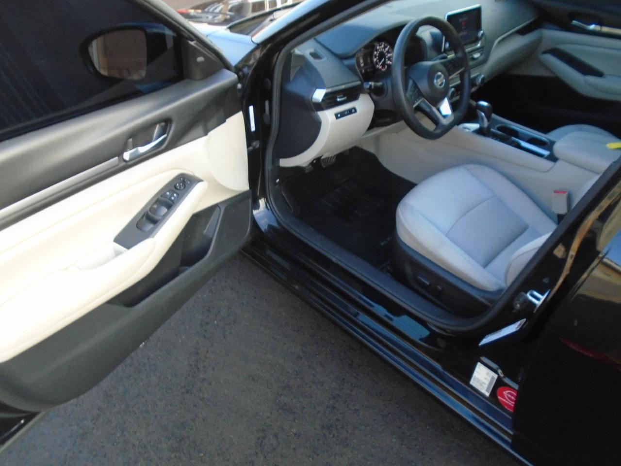 Nissan Altima 2.5 SV 2022