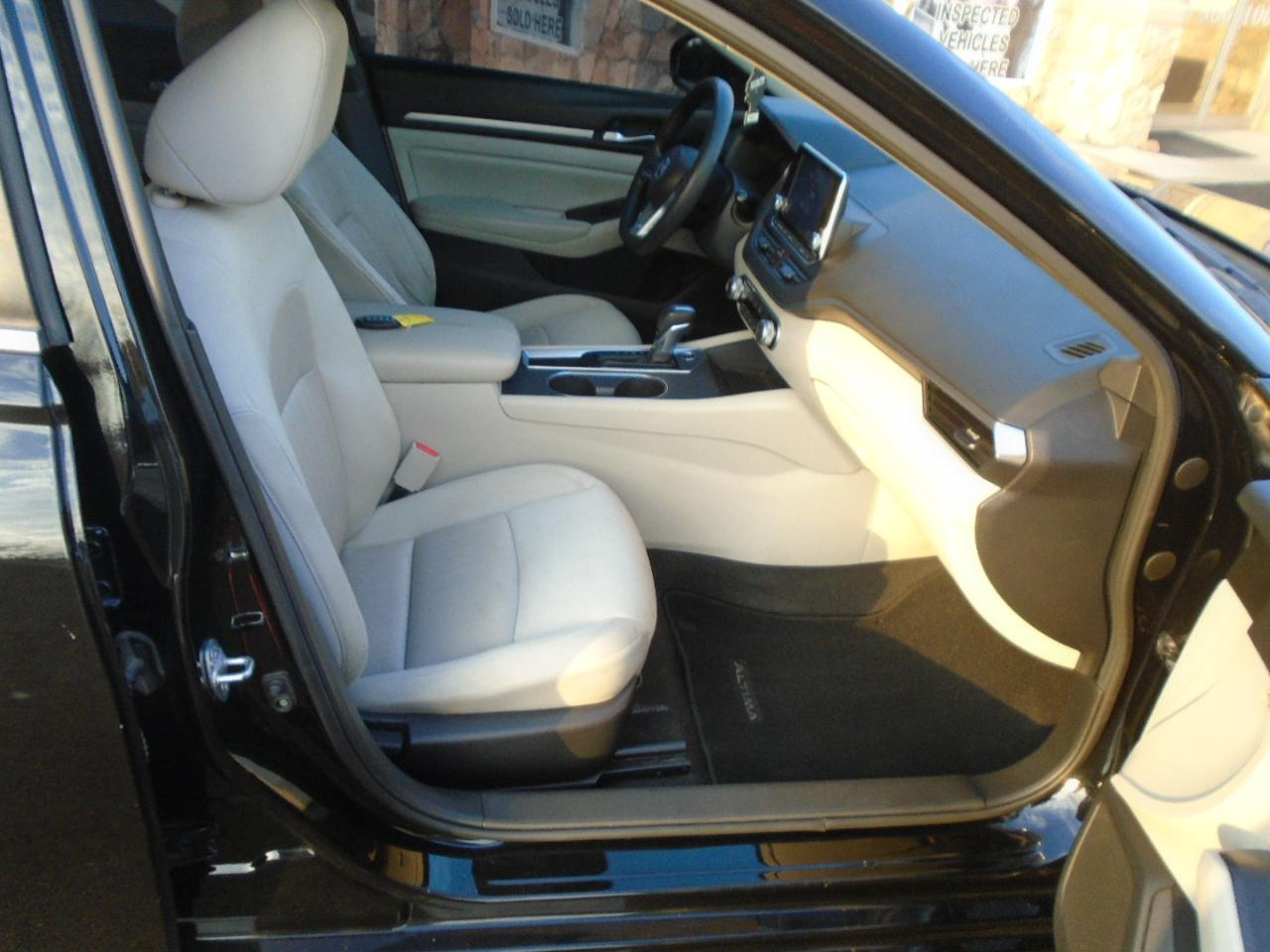 Nissan Altima 2.5 SV 2022