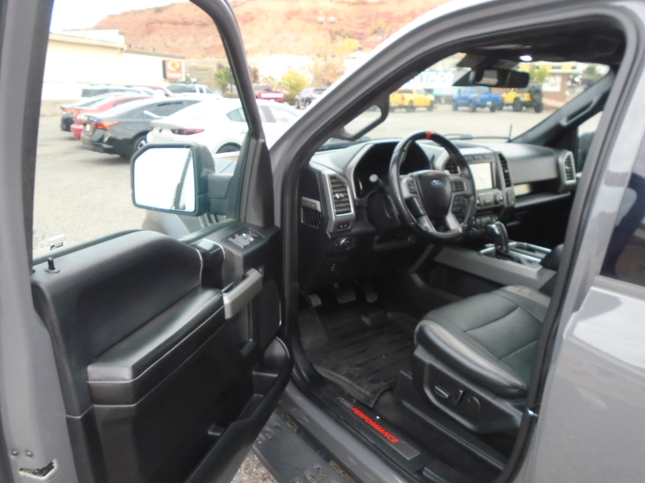 Ford F-150 Raptor SuperCrew 4WD 2018