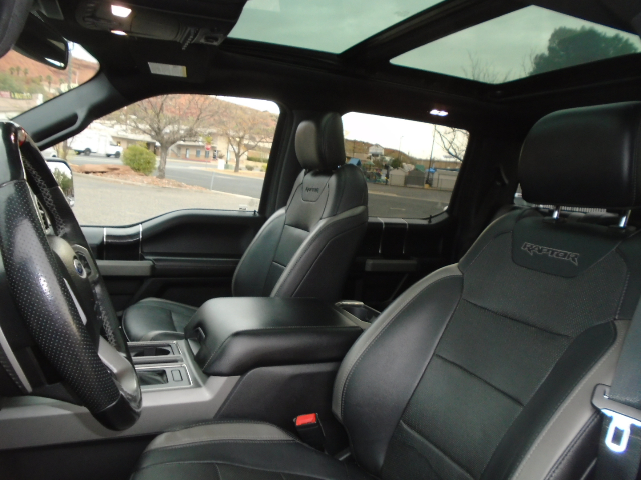 Ford F-150 Raptor SuperCrew 4WD 2018