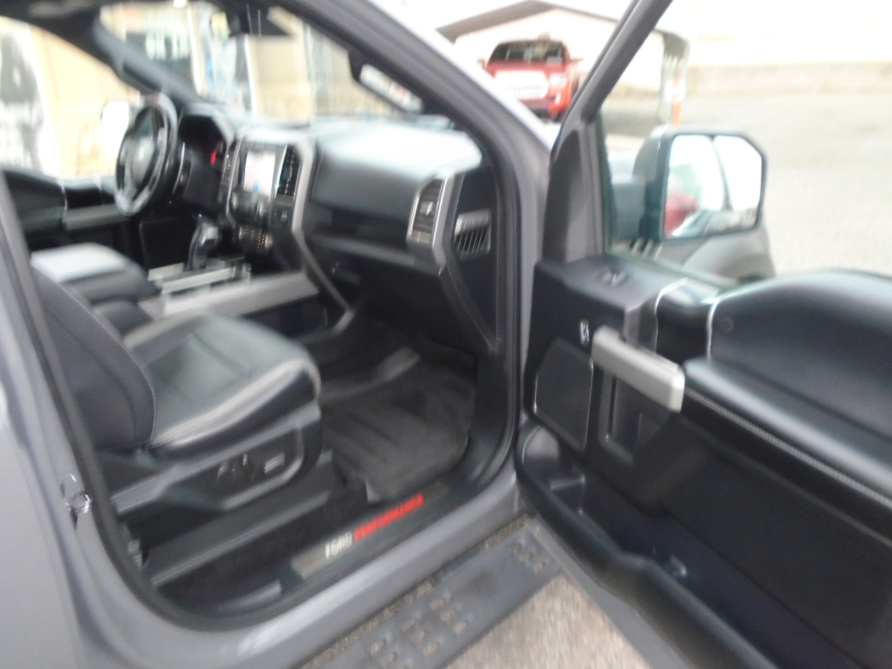 Ford F-150 Raptor SuperCrew 4WD 2018