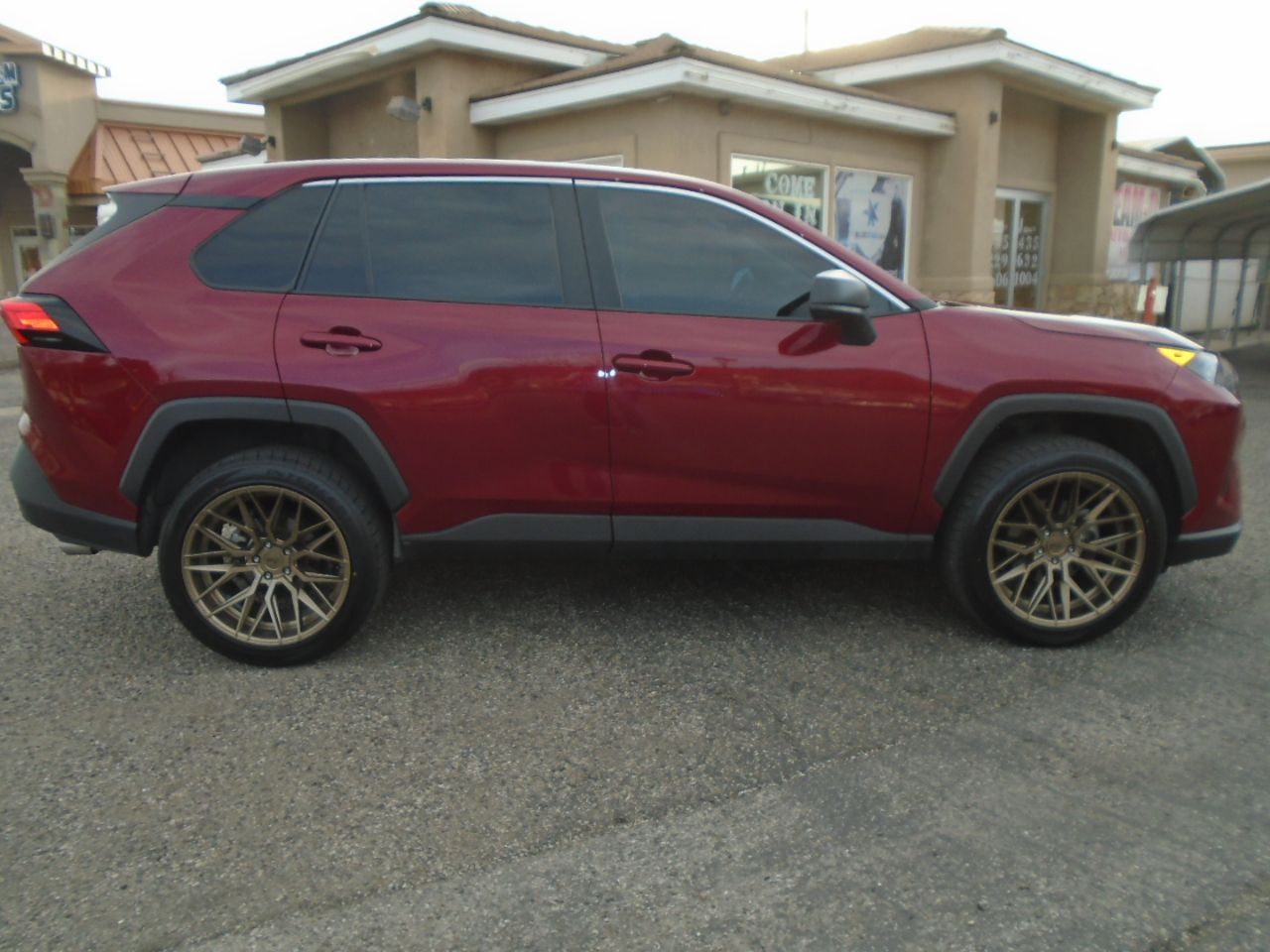 Toyota RAV4 LE AWD 2022