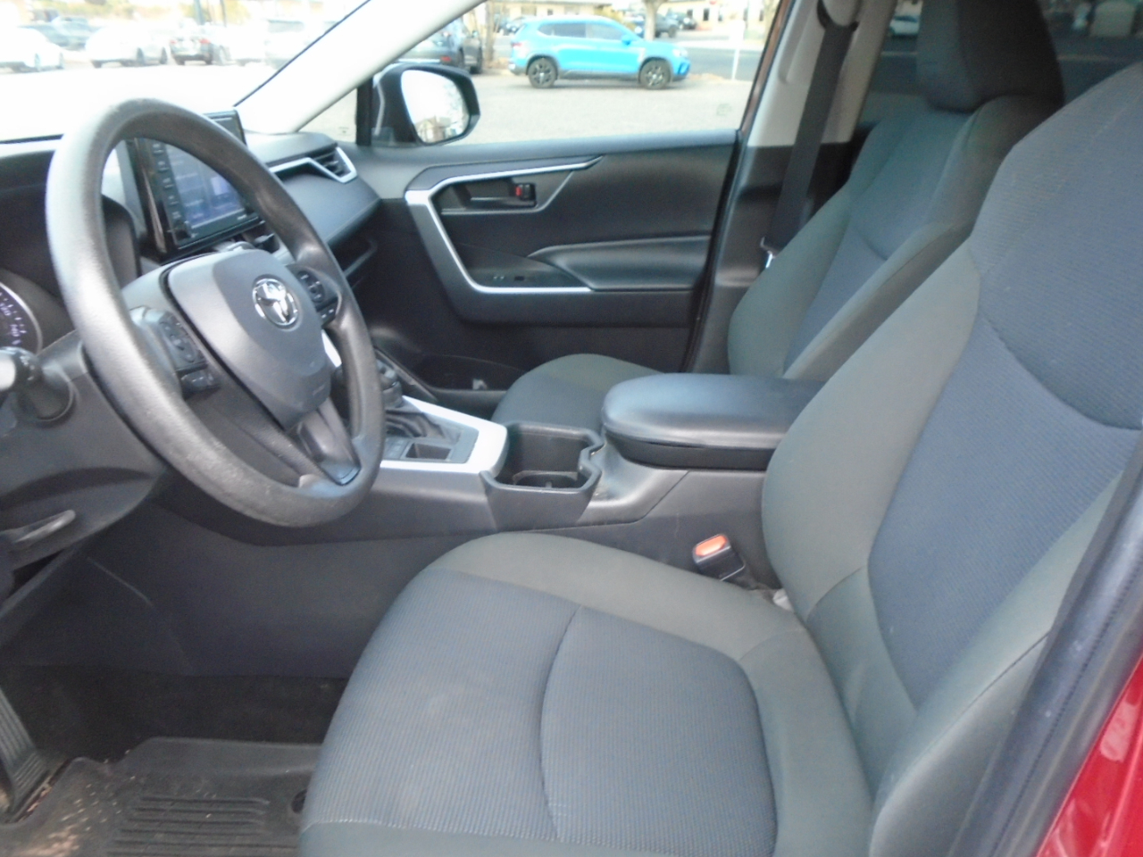 Toyota RAV4 LE AWD 2022