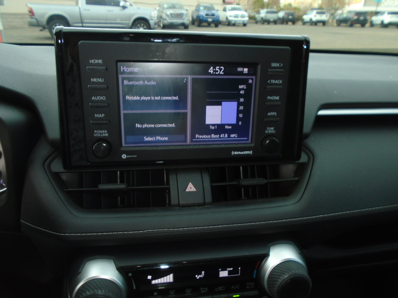 Toyota RAV4 LE AWD 2022