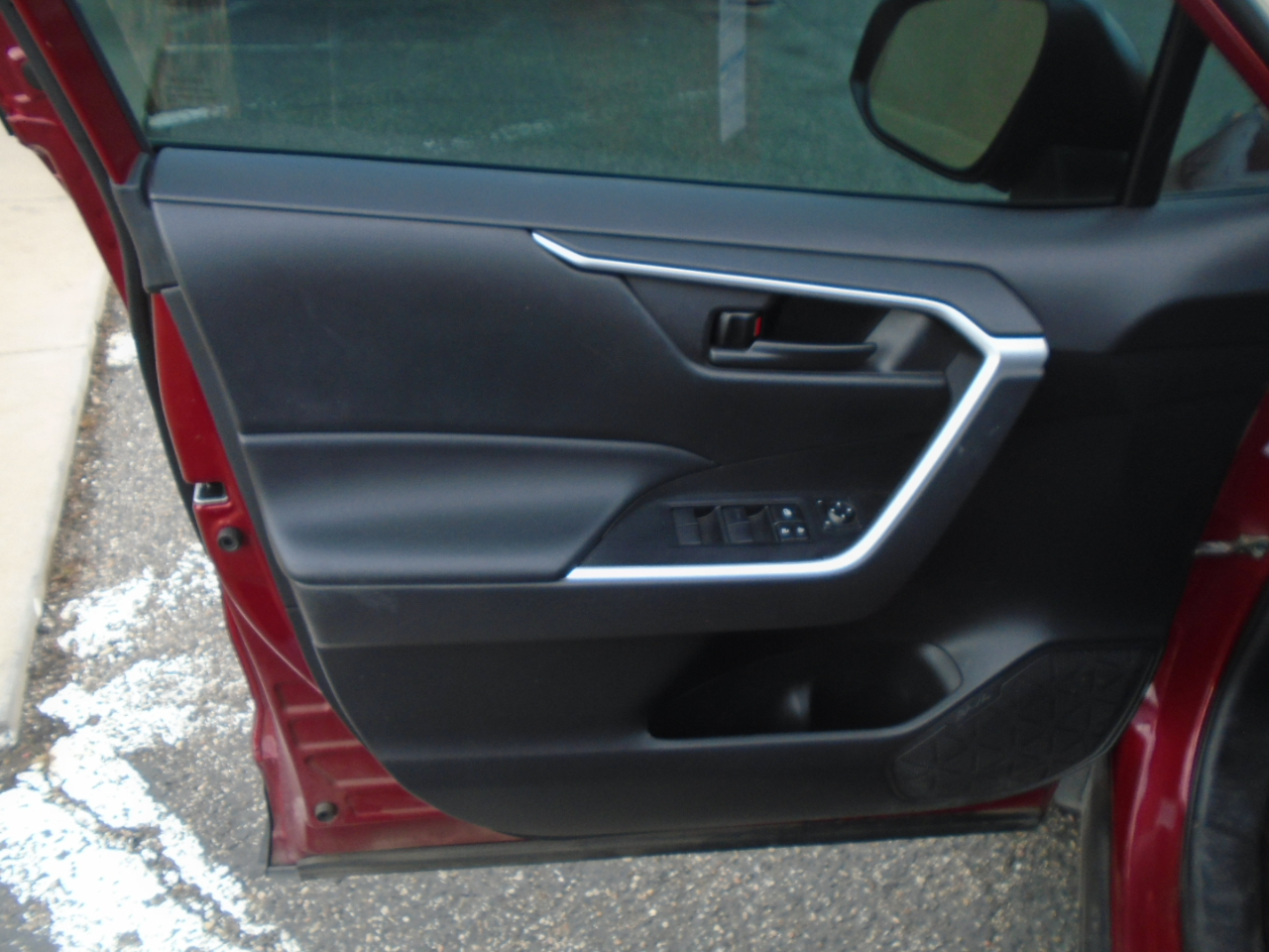 Toyota RAV4 LE AWD 2022