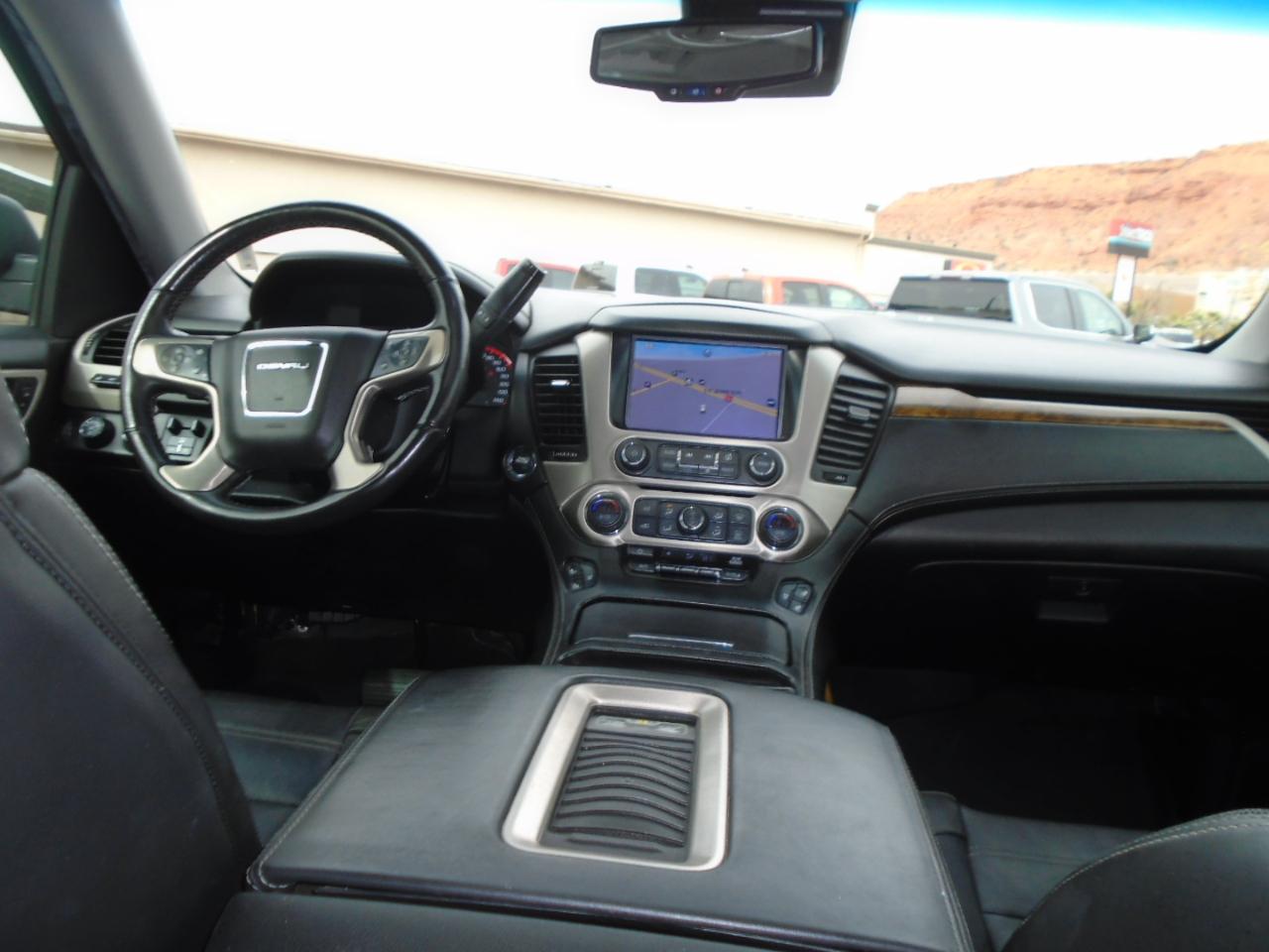 GMC Yukon Denali 4WD 2015